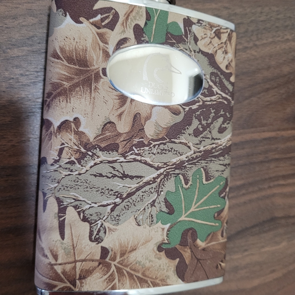 Stainless Steel Flask (8 oz) Like New!